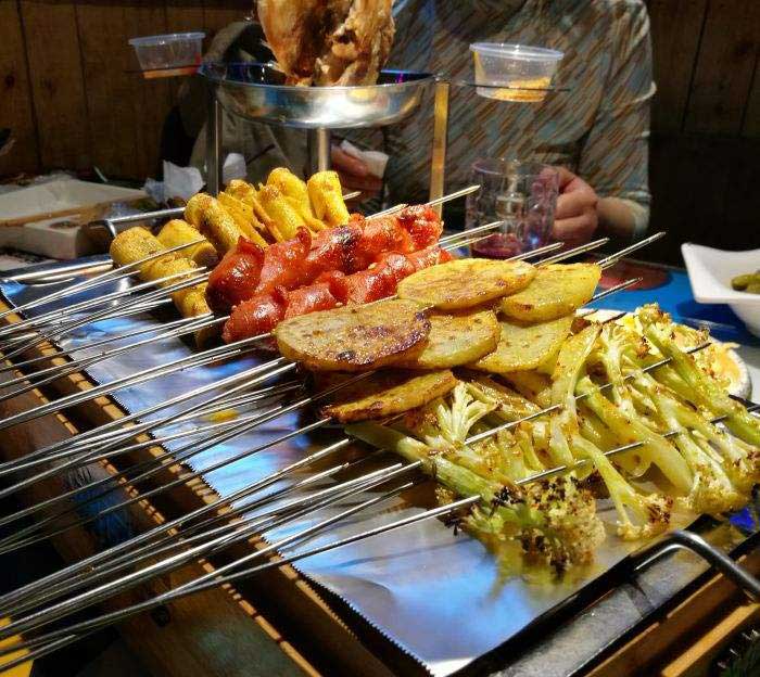 沁园街道音乐烧烤吧
